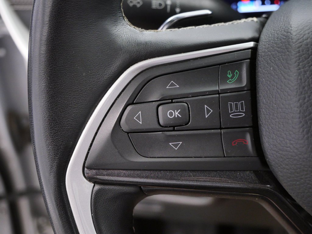Used 2022 Jeep Grand Cherokee L Laredo AWD/4WD image 19