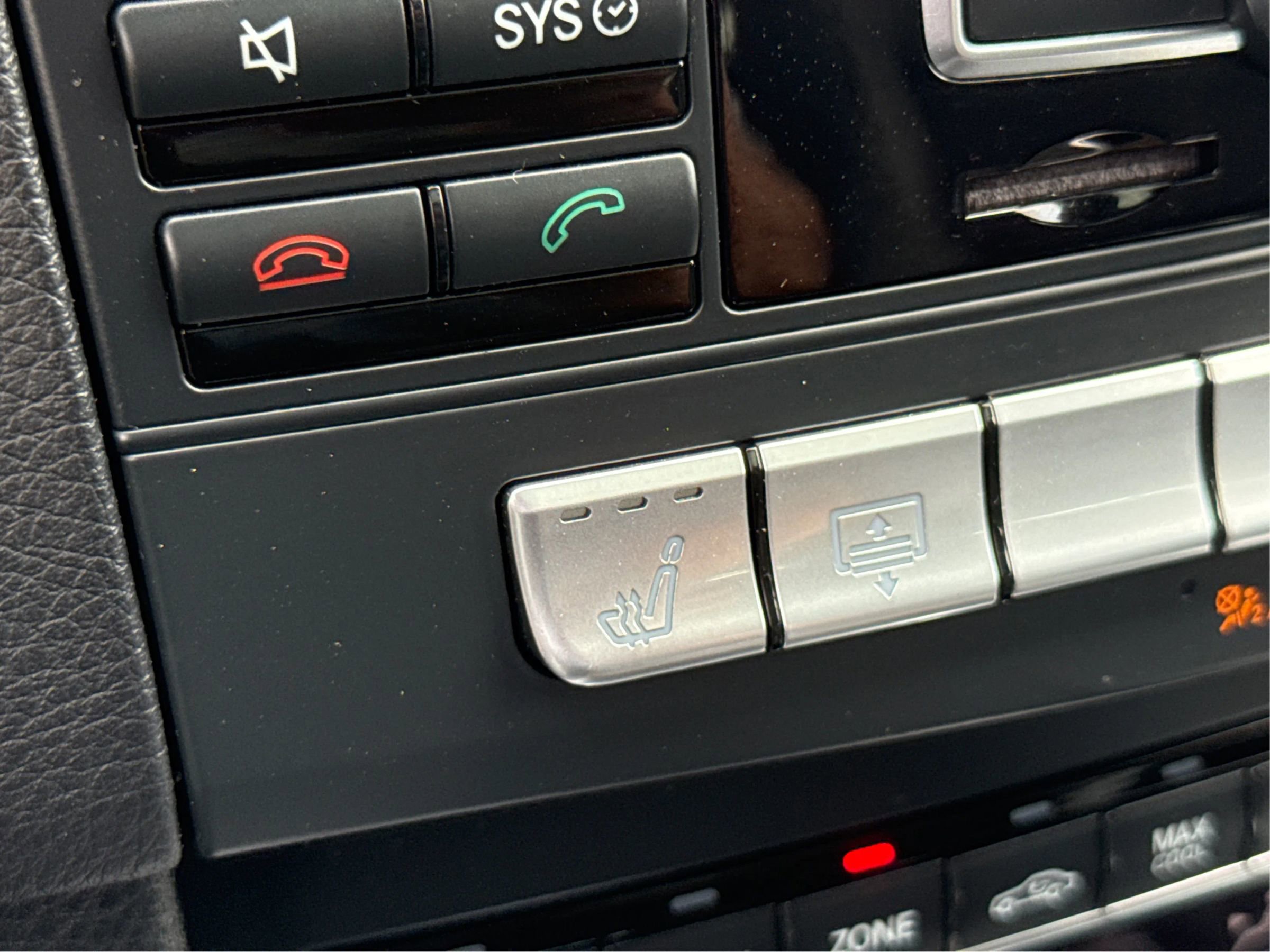 Used 2014 Mercedes-Benz E 350 4MATIC Sedan image 42