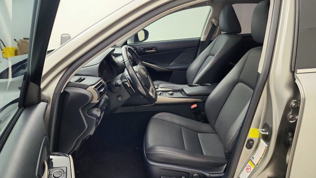Used 2017 Lexus IS 200t w/ Navigation System Package RWD image 10