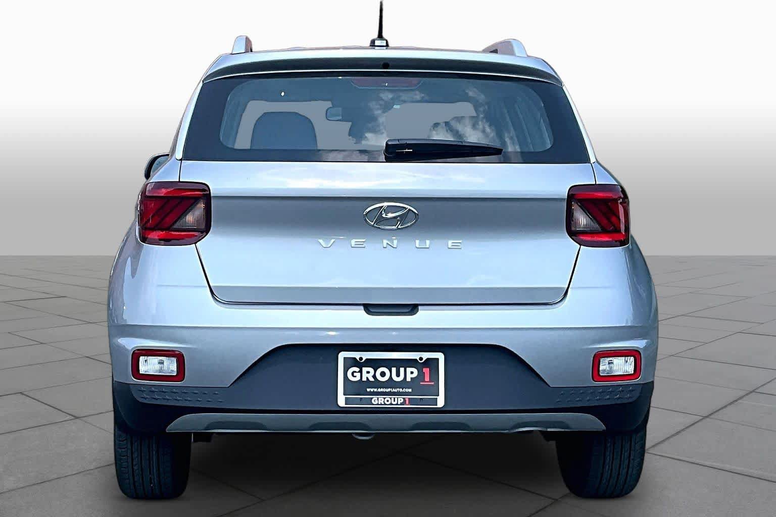 New 2026 Hyundai Venue SEL FWD image 4
