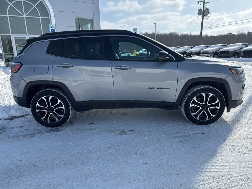 Used 2023 Jeep Compass Limited image 8