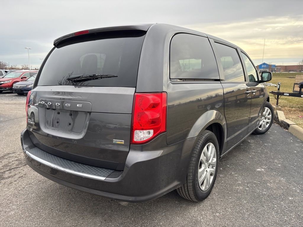 Used 2018 Dodge Grand Caravan SE w/ UConnect Hands-Free Group image 10