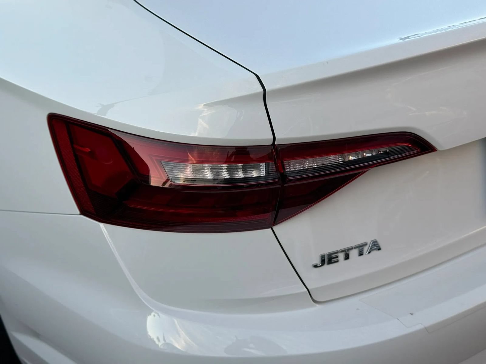 Used 2021 Volkswagen Jetta R-Line FWD image 9