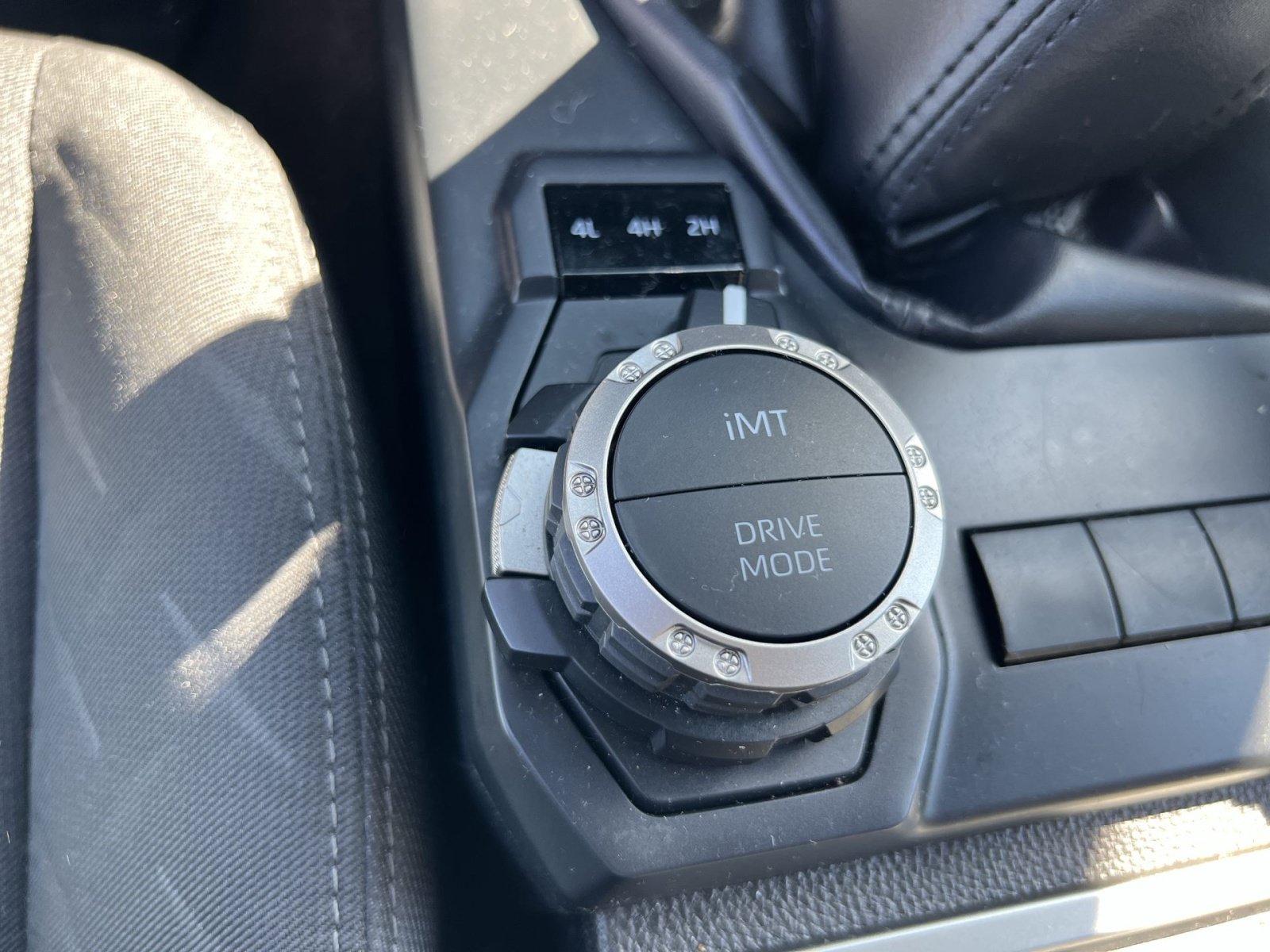 Used 2025 Toyota Tacoma SR AWD/4WD image 25