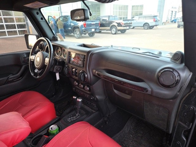 Used 2014 Jeep Wrangler Unlimited Sahara image 10