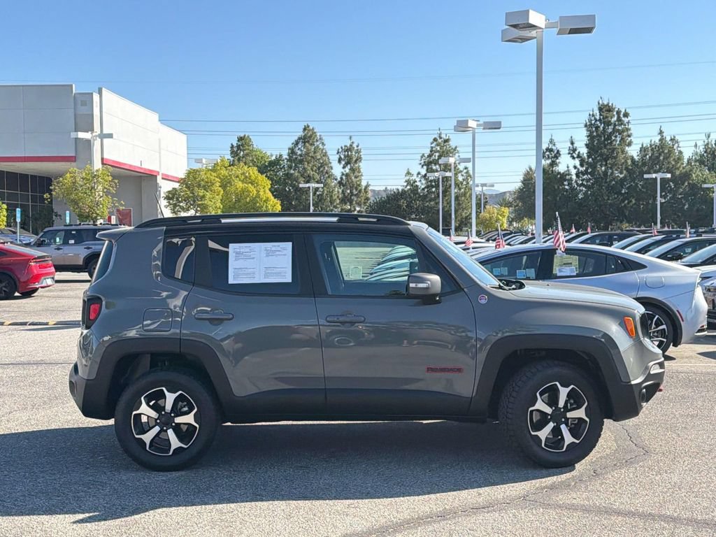 Used 2019 Jeep Renegade Trailhawk AWD/4WD image 3