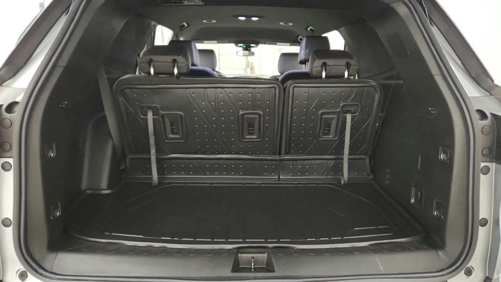 Used 2023 Chevrolet Traverse LT image 20