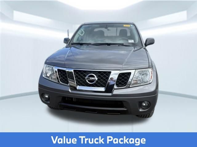Used 2020 Nissan Frontier SV RWD image 2