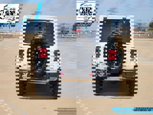 Used 2025 Jeep Wrangler Sahara image 8