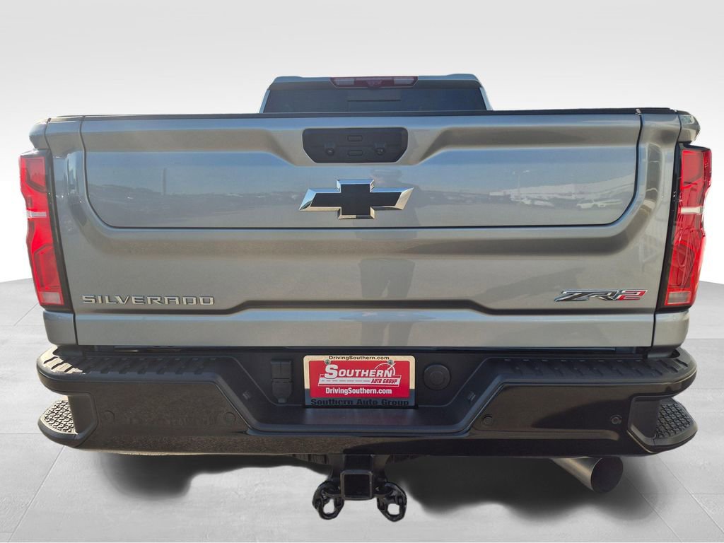 Used 2025 Chevrolet Silverado 2500 ZR2 w/ Technology Package AWD/4WD image 4