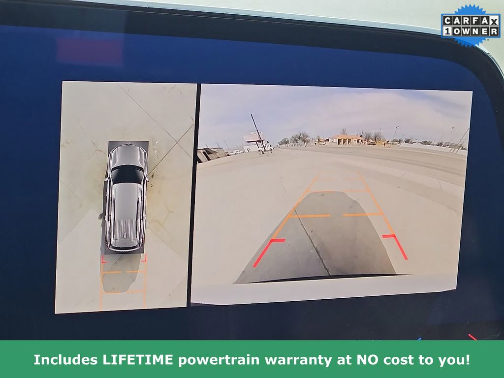 Used 2025 Chevrolet Traverse RS image 16