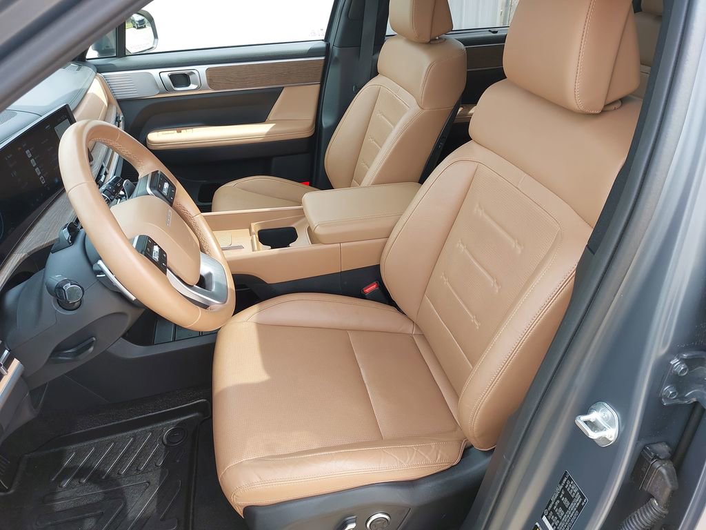 Used 2025 Hyundai Santa Fe Limited AWD/4WD image 16