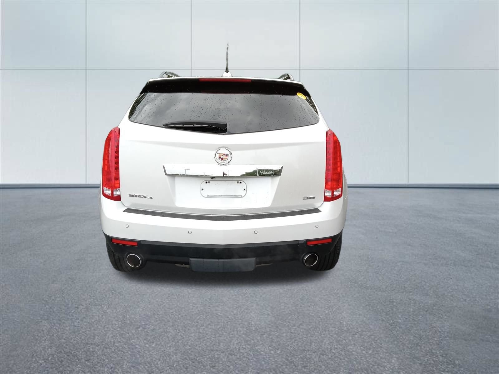 Used 2015 Cadillac SRX Luxury w/ Trailering Package AWD/4WD image 4