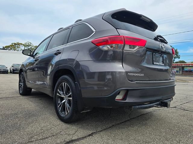 Used 2017 Toyota Highlander Plus AWD/4WD image 6
