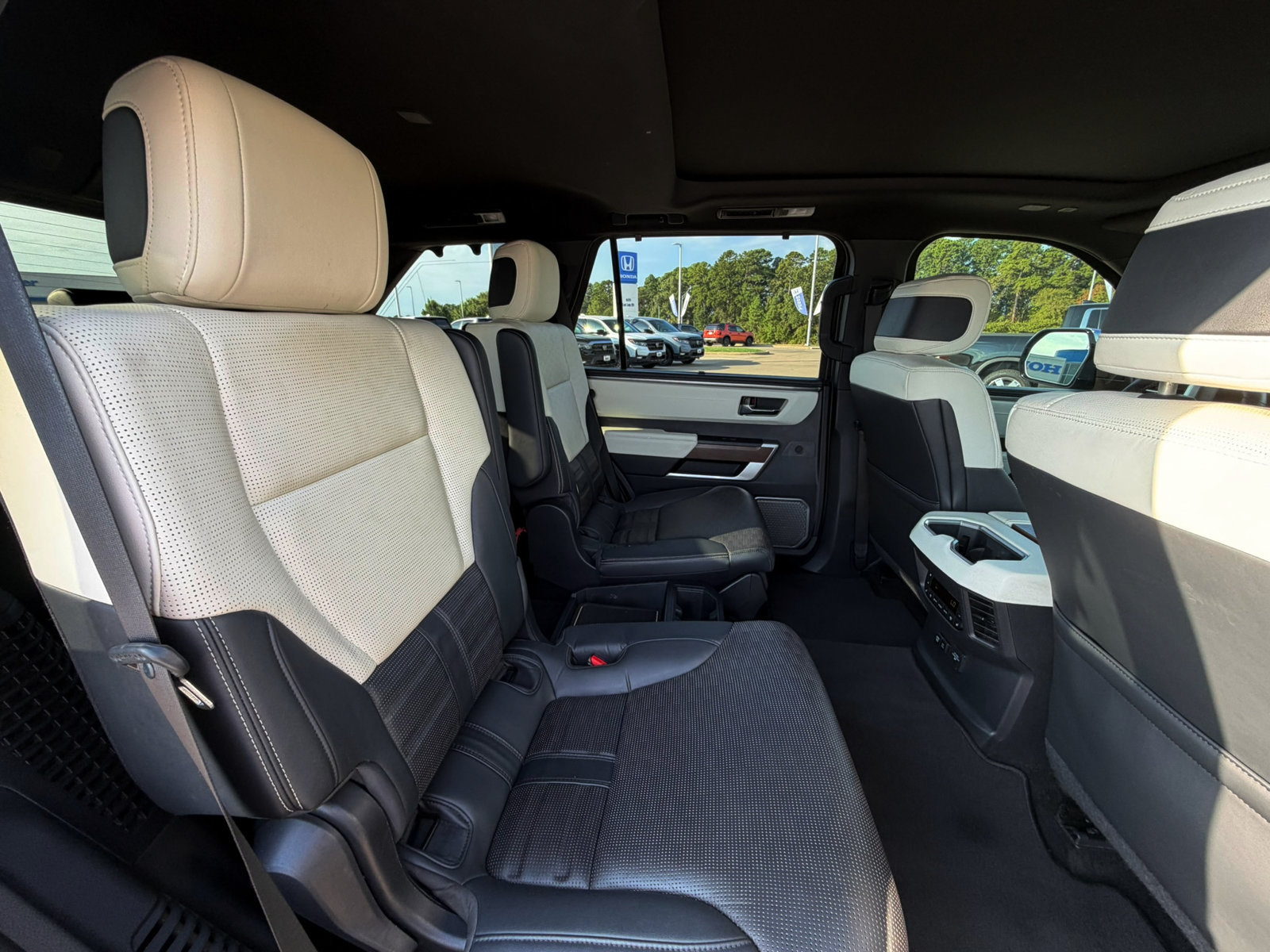 Used 2023 Toyota Sequoia Capstone AWD/4WD image 30