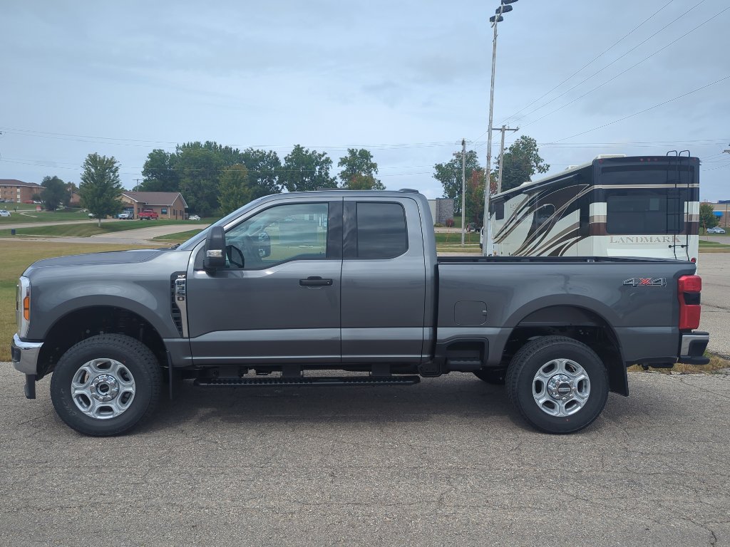 New 2026 Ford F350 XLT image 4