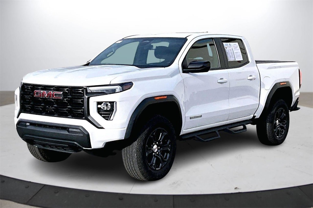 Used 2024 GMC Canyon Elevation w/ Trailering Package image 4