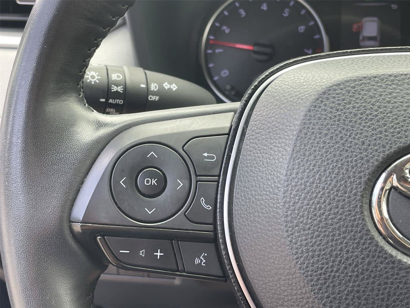 Used 2020 Toyota RAV4 XLE Premium AWD/4WD image 18