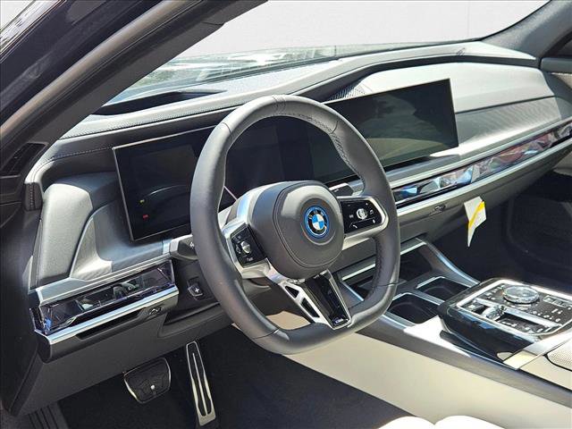 Used 2025 BMW i7 eDrive50 w/ M Sport Package image 9