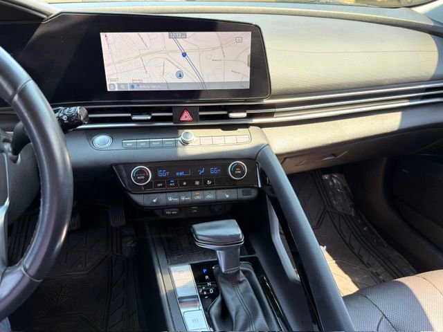 Used 2021 Hyundai Elantra Limited w/ Cargo Package FWD image 2