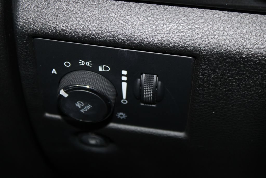 Used 2022 Jeep Grand Cherokee Laredo X RWD image 34