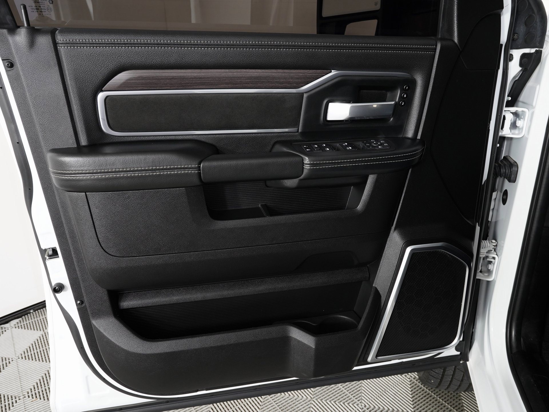 Used 2025 RAM 3500 Laramie w/ Max Tow Package image 14