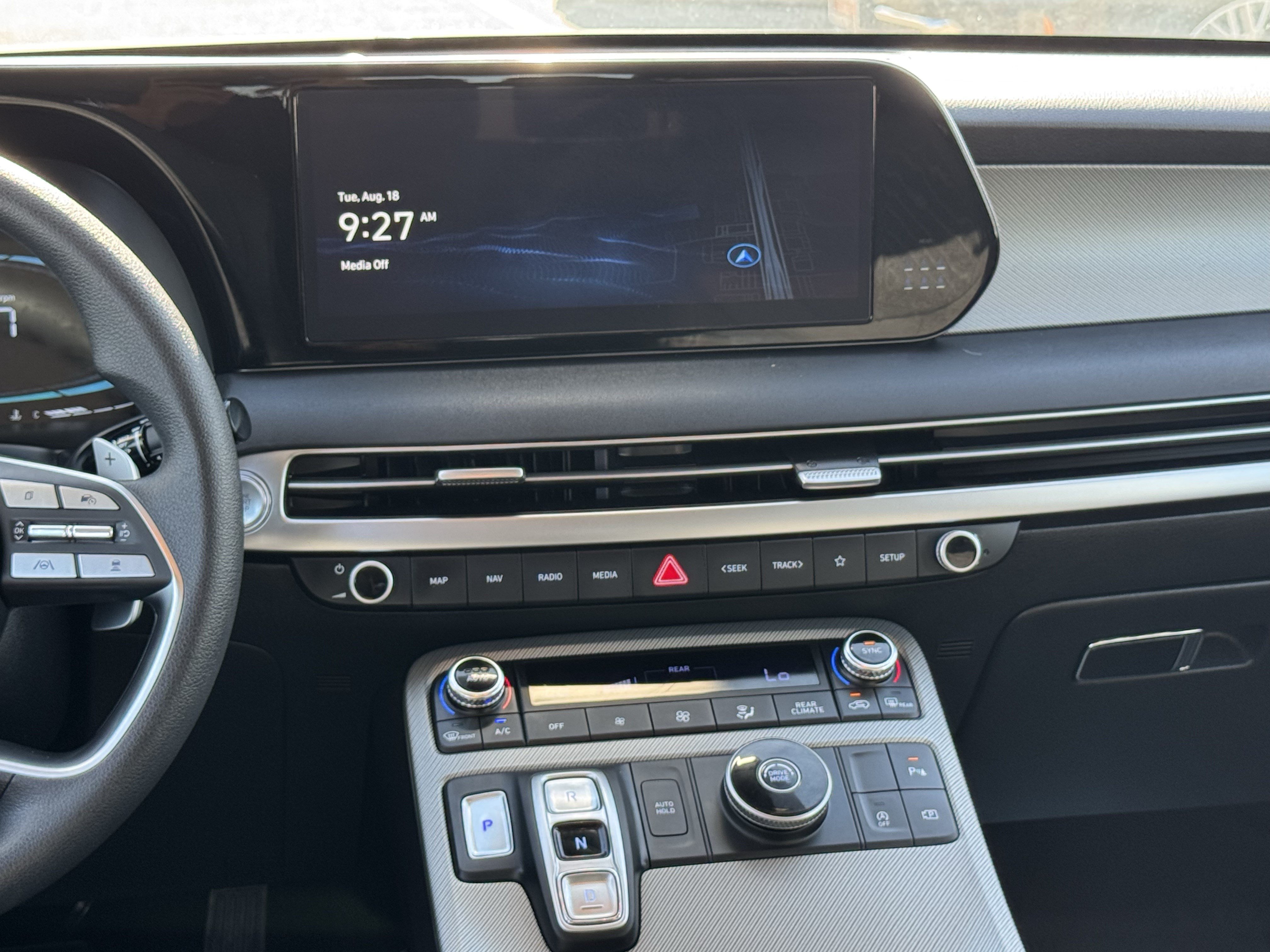 Used 2025 Hyundai Palisade SE FWD image 16