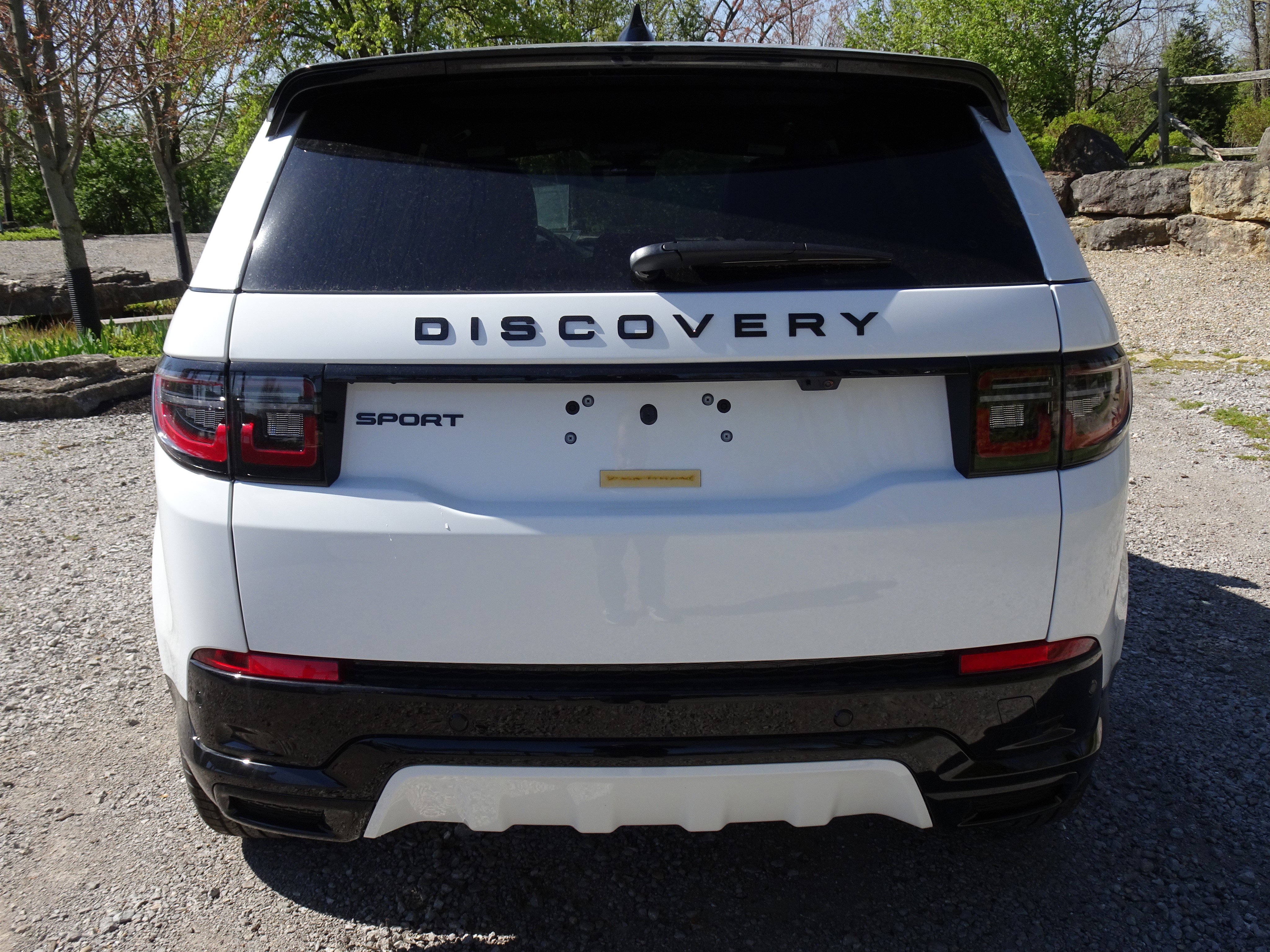 New 2025 Land Rover Discovery Sport Dynamic SE image 9