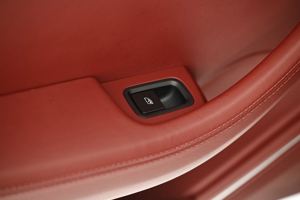 Certified 2023 Porsche Panamera 4S image 25