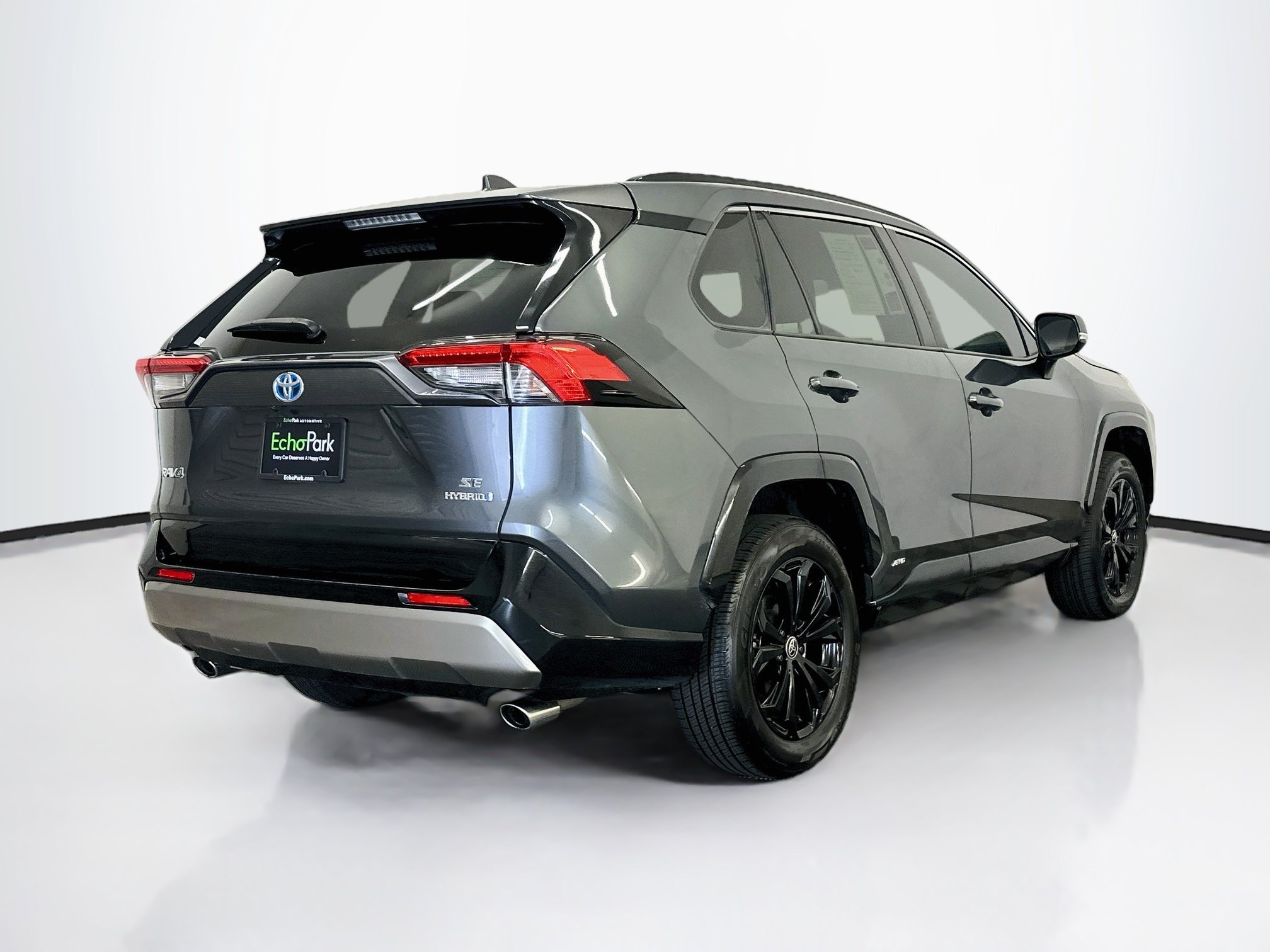 Used 2022 Toyota RAV4 SE w/ Convenience Package AWD/4WD image 9