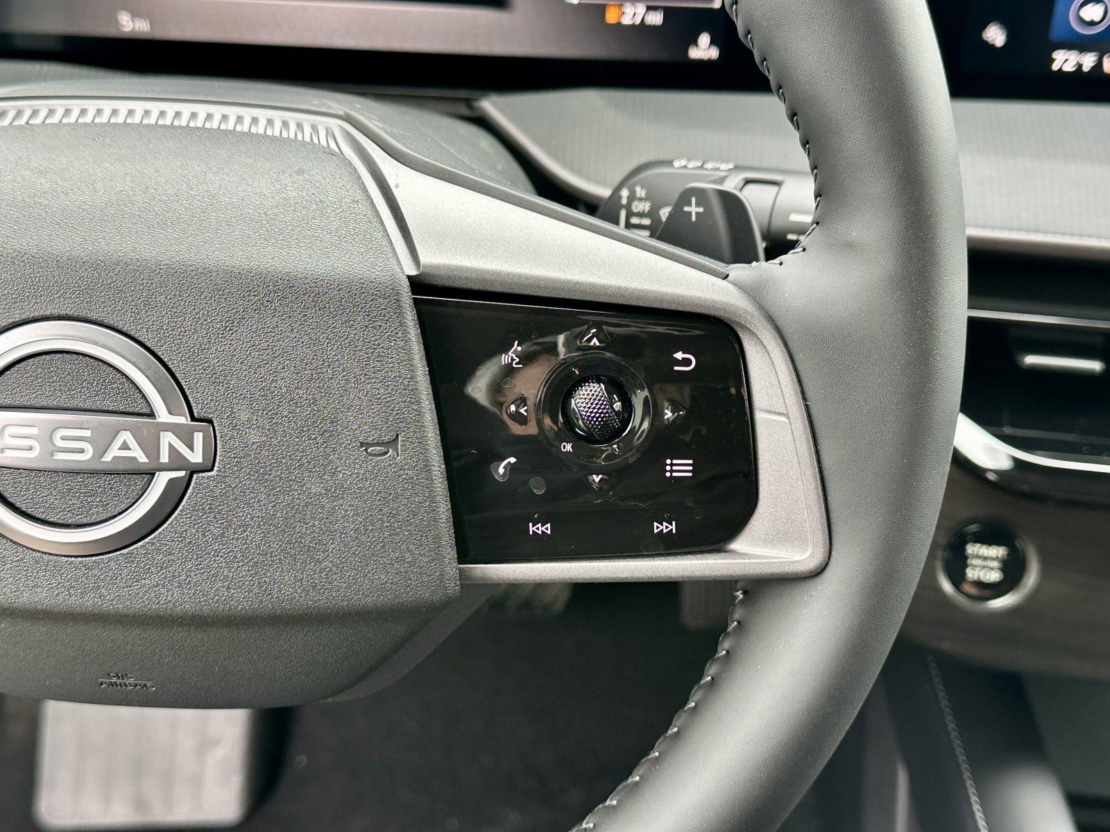 Used 2025 Nissan Murano SV image 29