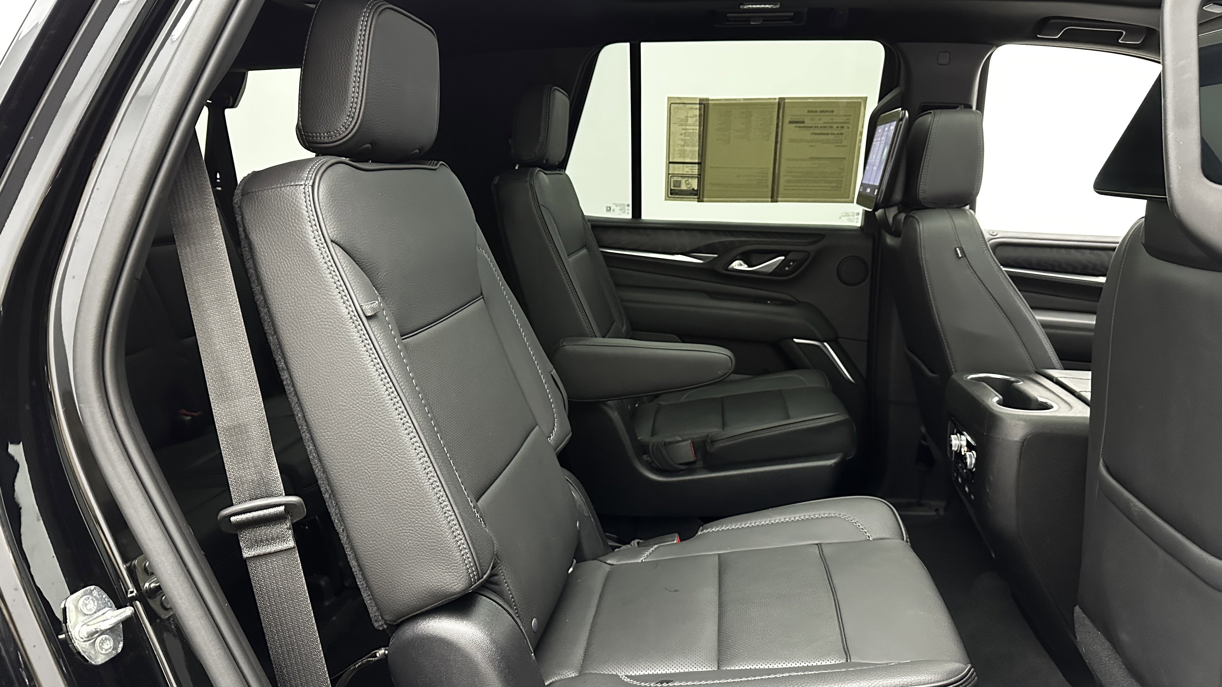 Used 2021 GMC Yukon Denali w/ Denali Premium Package image 37