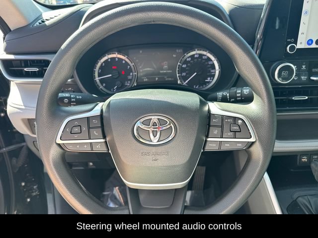 Used 2023 Toyota Highlander L FWD image 14
