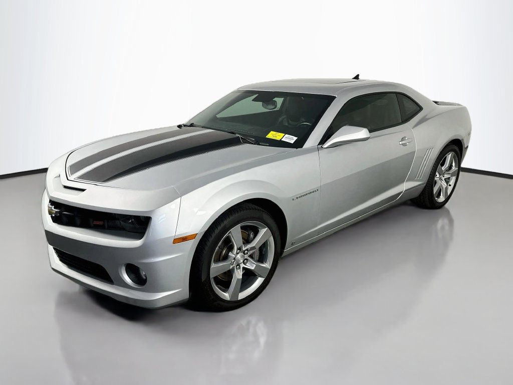 Used 2010 Chevrolet Camaro SS w/ RS Package RWD image 3