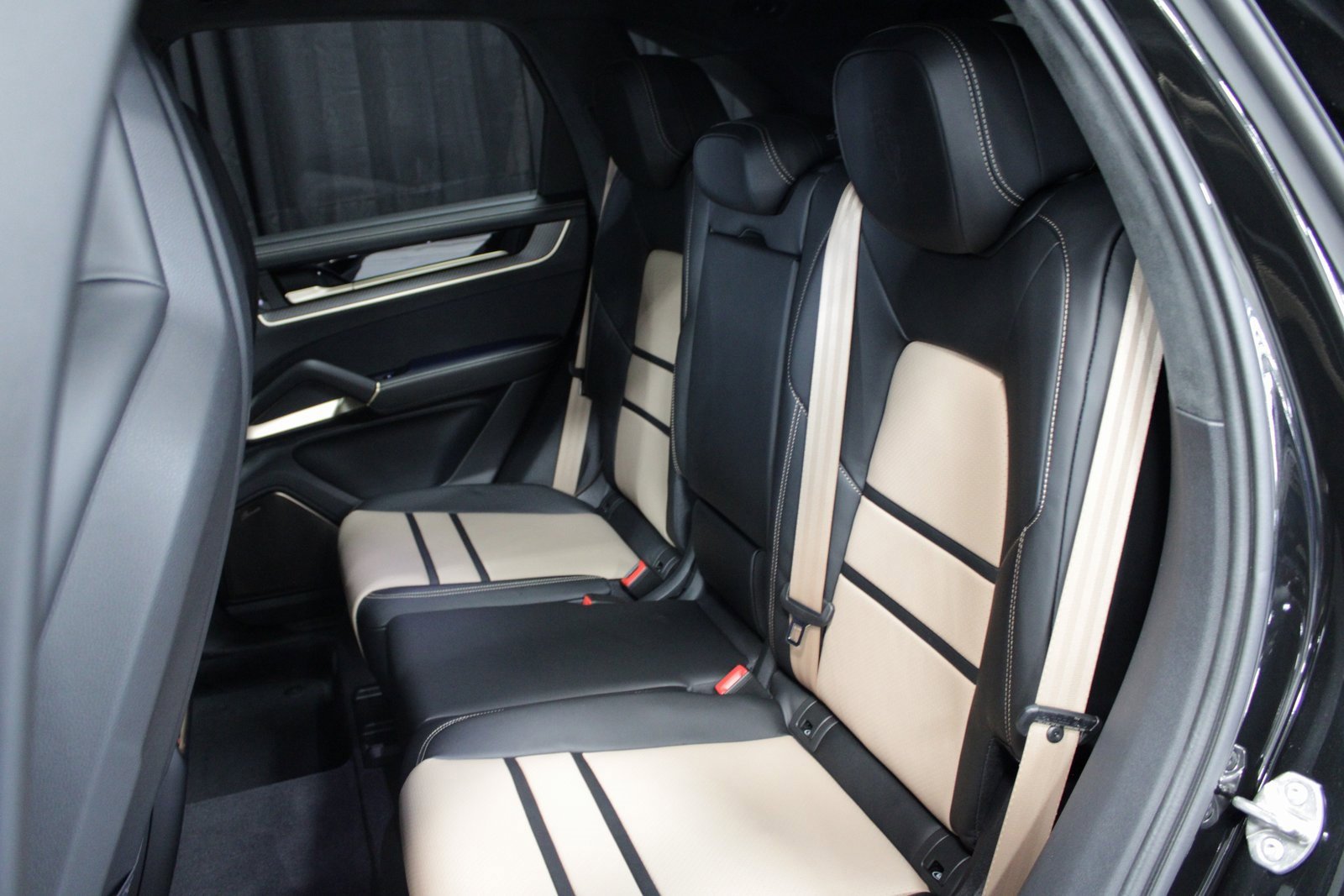 New 2026 Porsche Cayenne GTS image 19