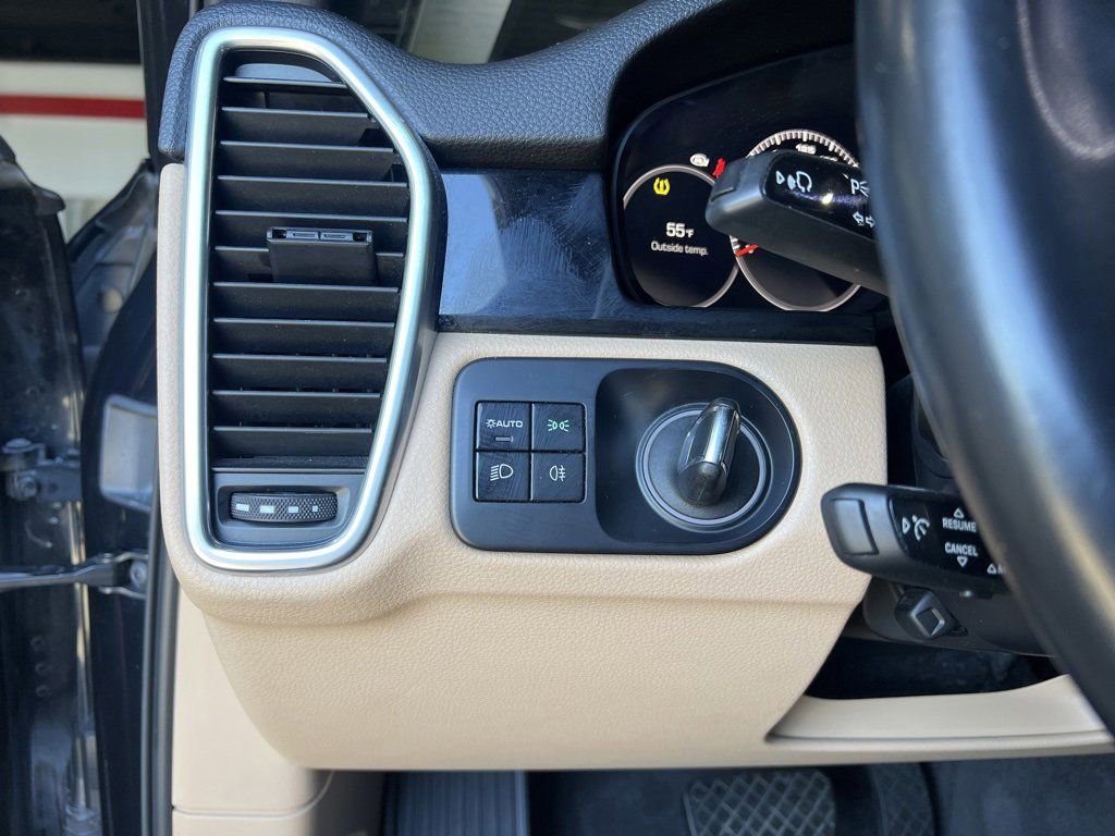 Used 2020 Porsche Cayenne image 21