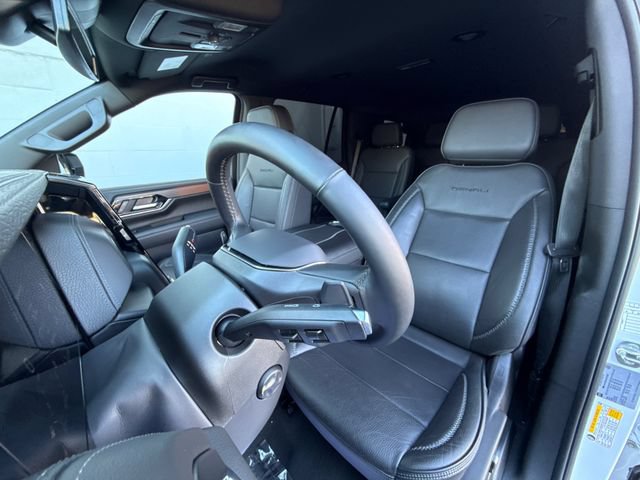 Used 2025 GMC Yukon Denali AWD/4WD image 23