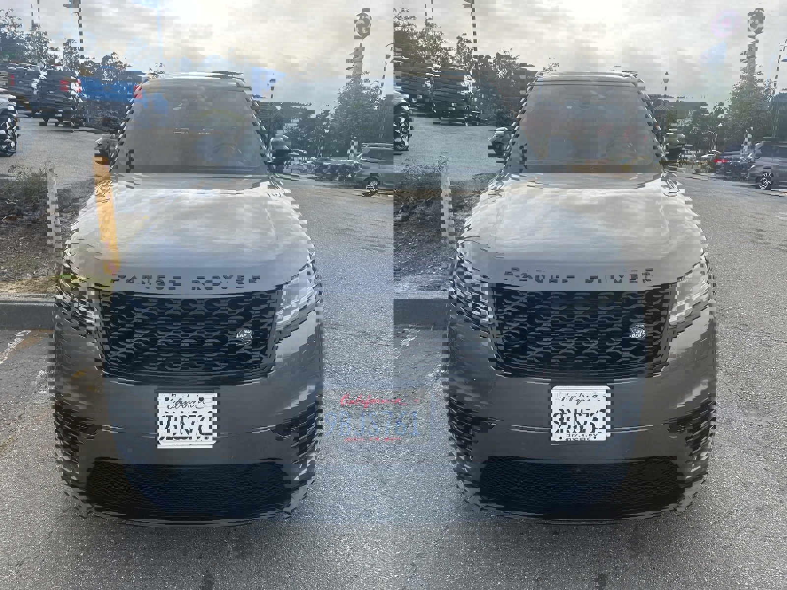 Used 2019 Land Rover Range Rover Velar R-Dynamic HSE image 2