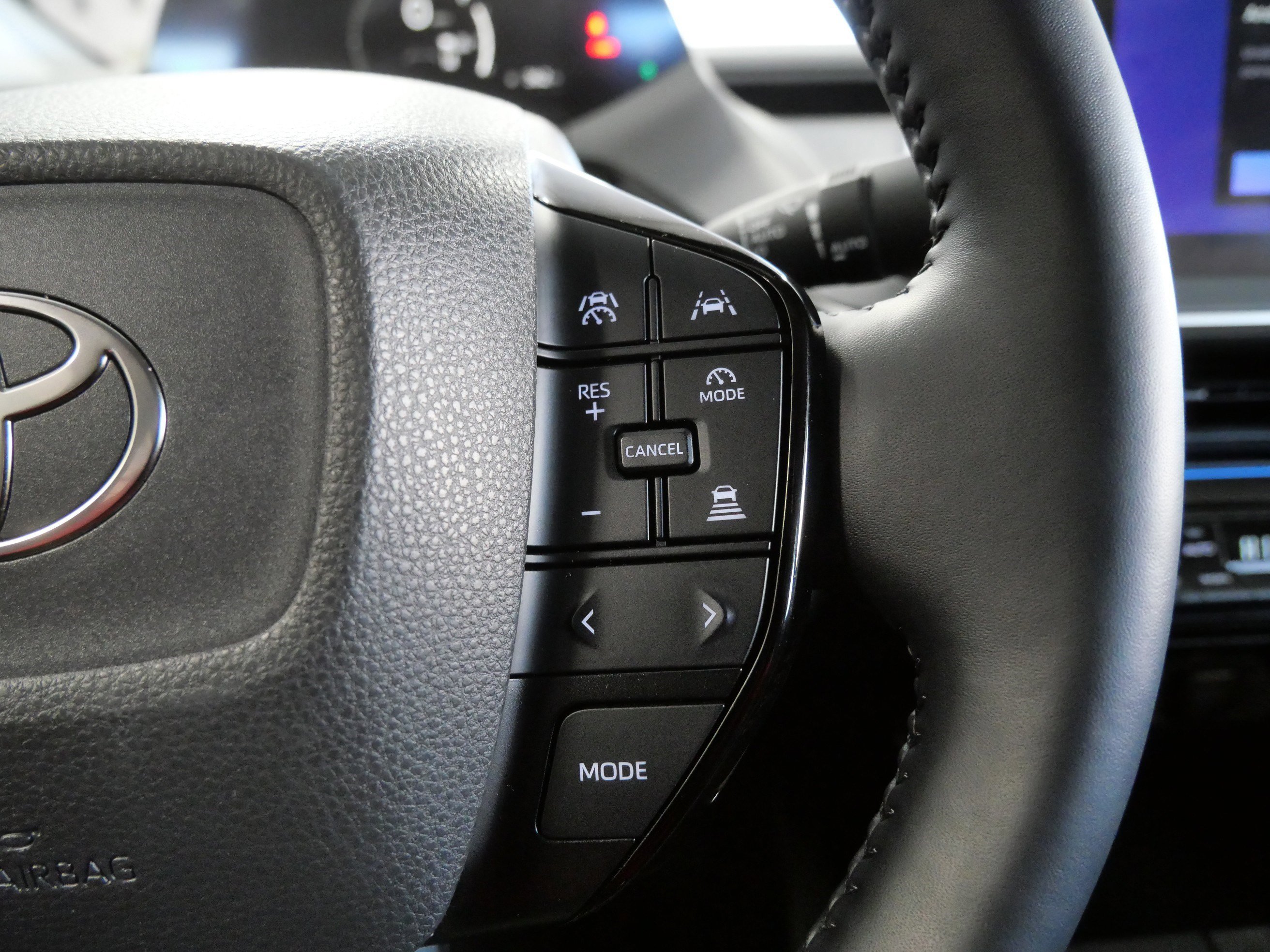 Used 2024 Toyota Prius XLE image 28