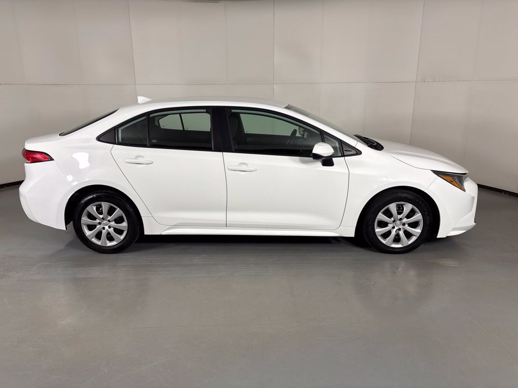Used 2024 Toyota Corolla LE FWD image 9