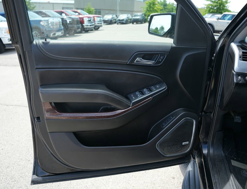 Used 2019 GMC Yukon XL SLT w/ Open Road Package AWD/4WD image 16