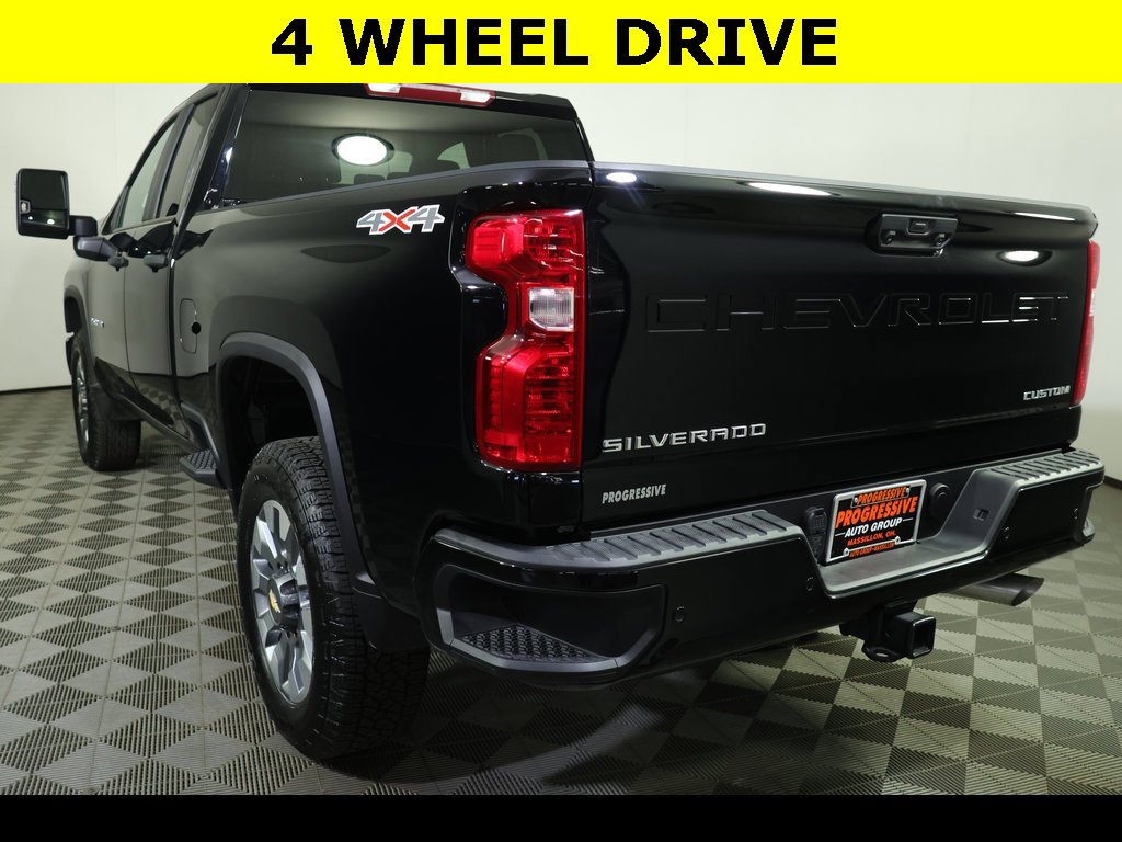 Used 2025 Chevrolet Silverado 2500 Custom w/ Custom Value Package image 5