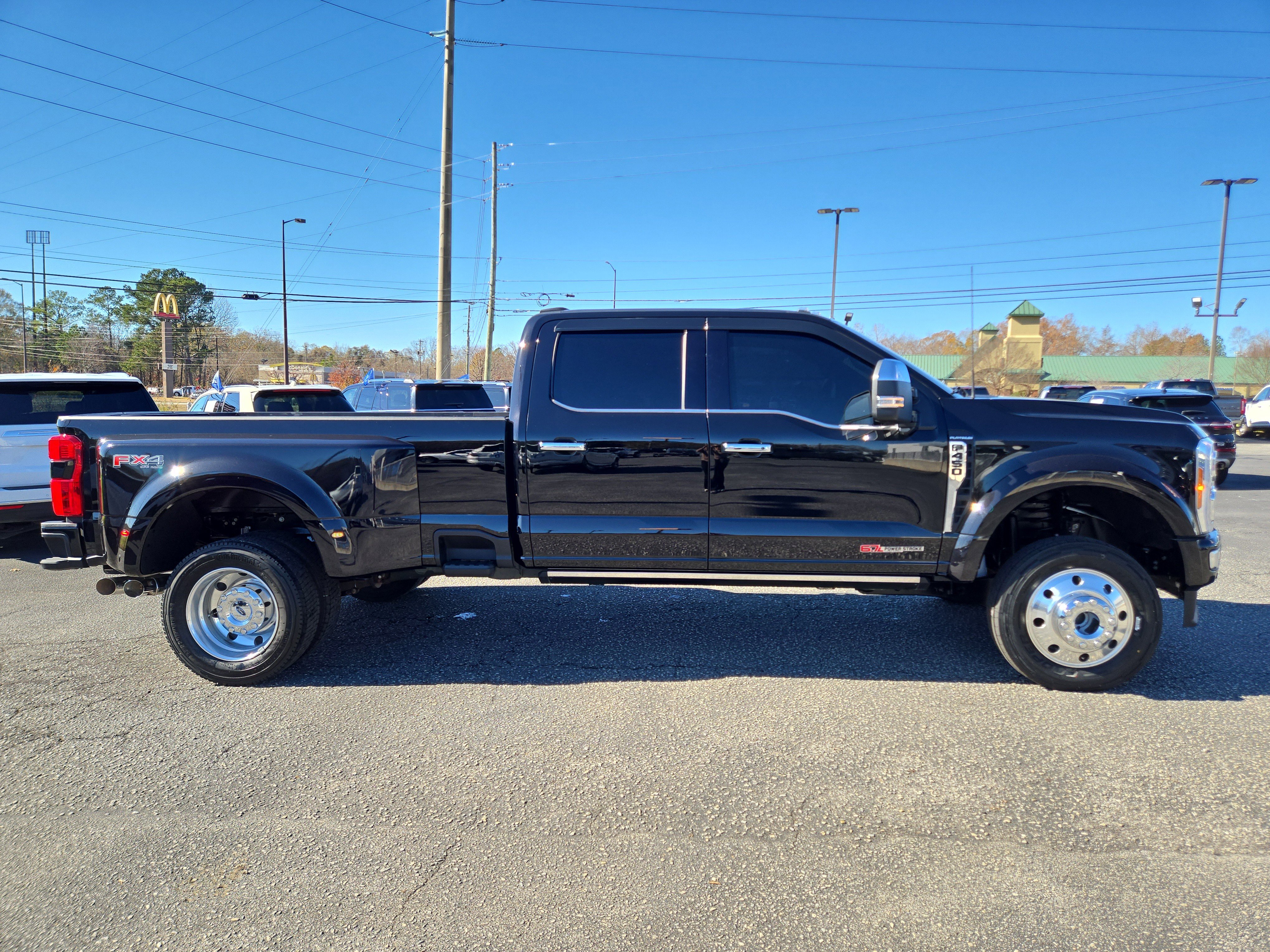 Used 2023 Ford F450 Platinum w/ FX4 Off-Road Package image 5