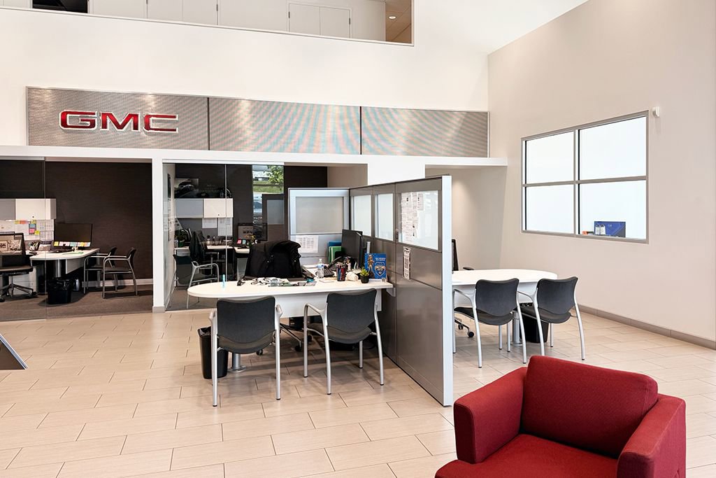 Used 2025 GMC Yukon XL Denali image 9