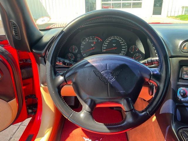 Used 2000 Chevrolet Corvette Coupe w/ Roof Pkg RWD image 8