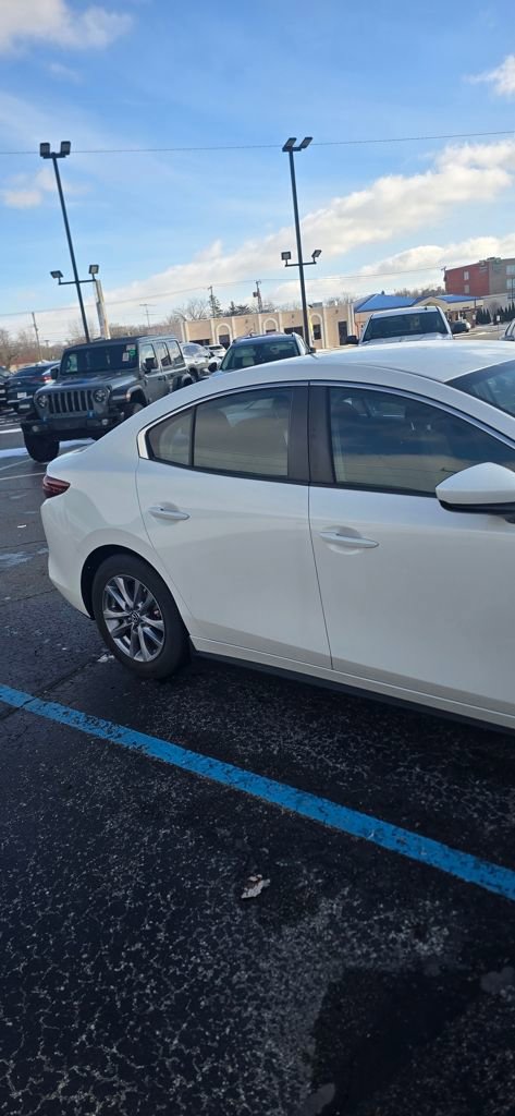 Used 2021 MAZDA MAZDA3 s image 9