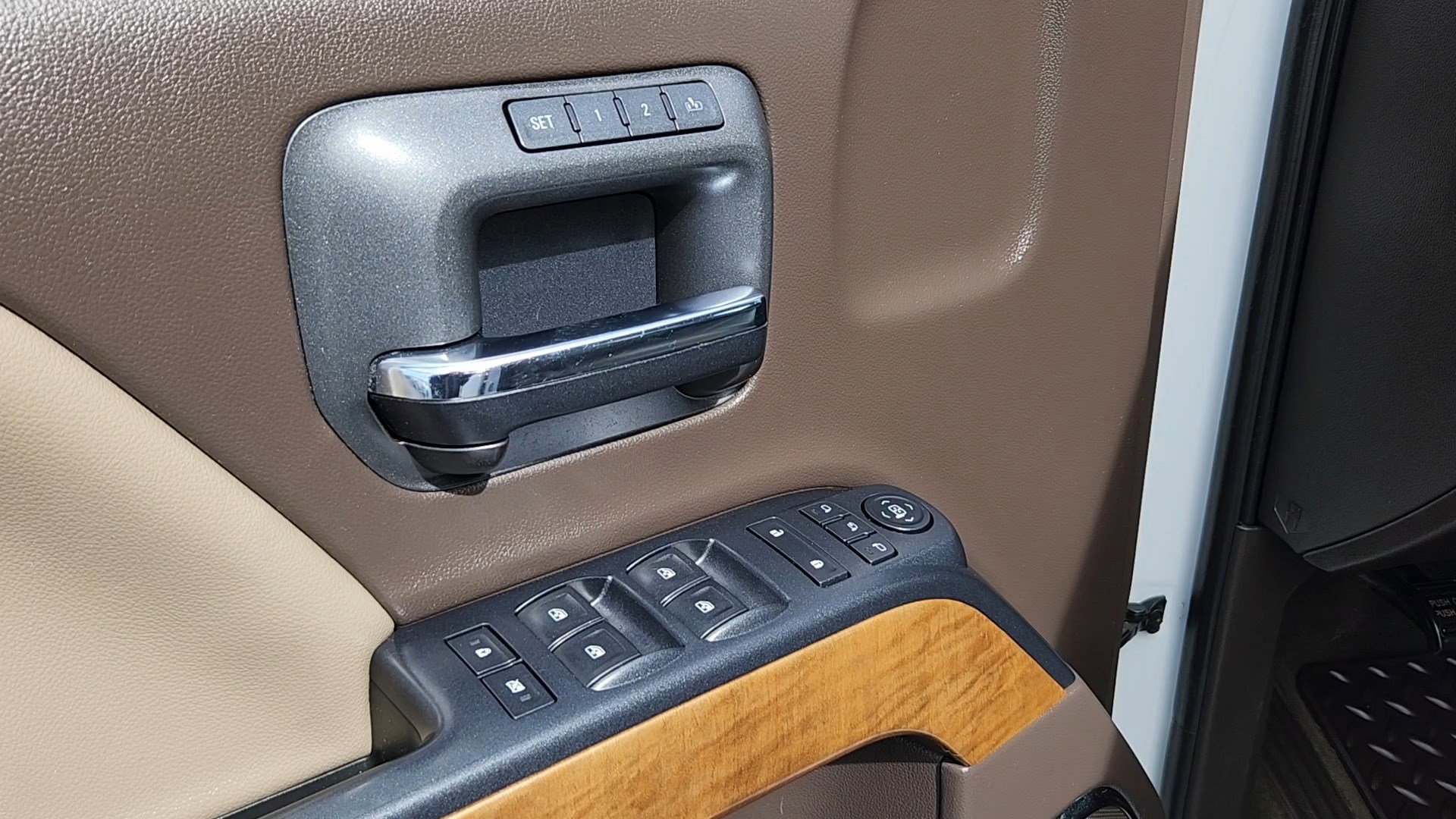 Used 2016 Chevrolet Silverado 1500 LTZ w/ LTZ Plus Package image 7