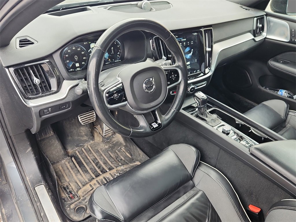 Used 2019 Volvo S60 T6 R-Design image 12