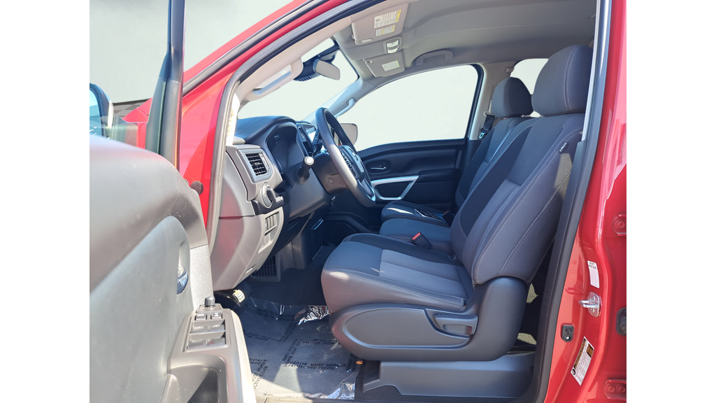 Used 2022 Nissan Titan SV AWD/4WD image 12