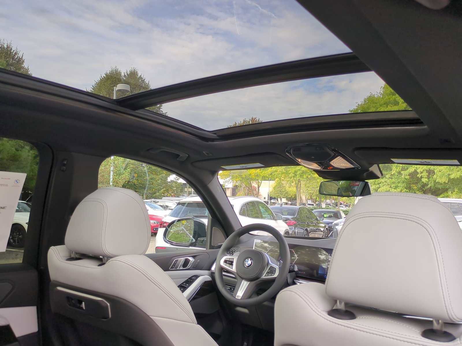 New 2026 BMW X5 xDrive40i w/ M Sport Package image 22